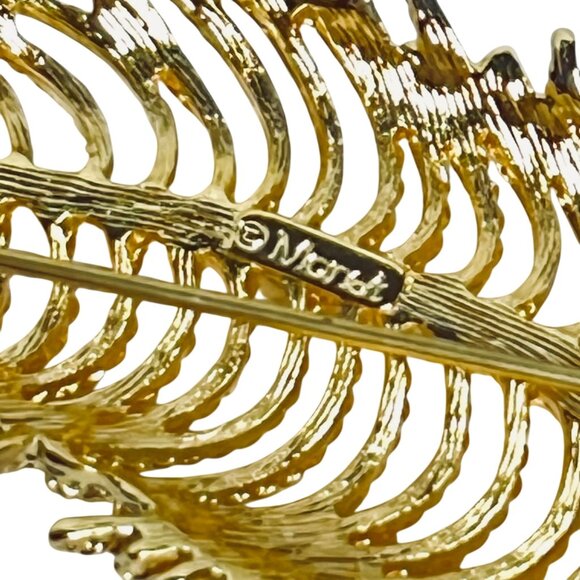 Vintage Monet Gold Tone Feather Brooch (6071) - Picture 6 of 6